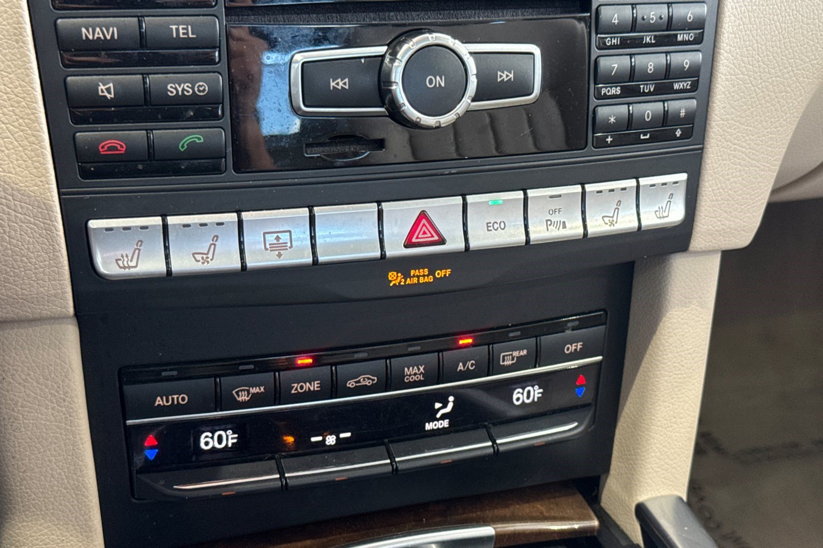 Used 2014 Mercedes-Benz E 350 4MATIC Sedan image 27