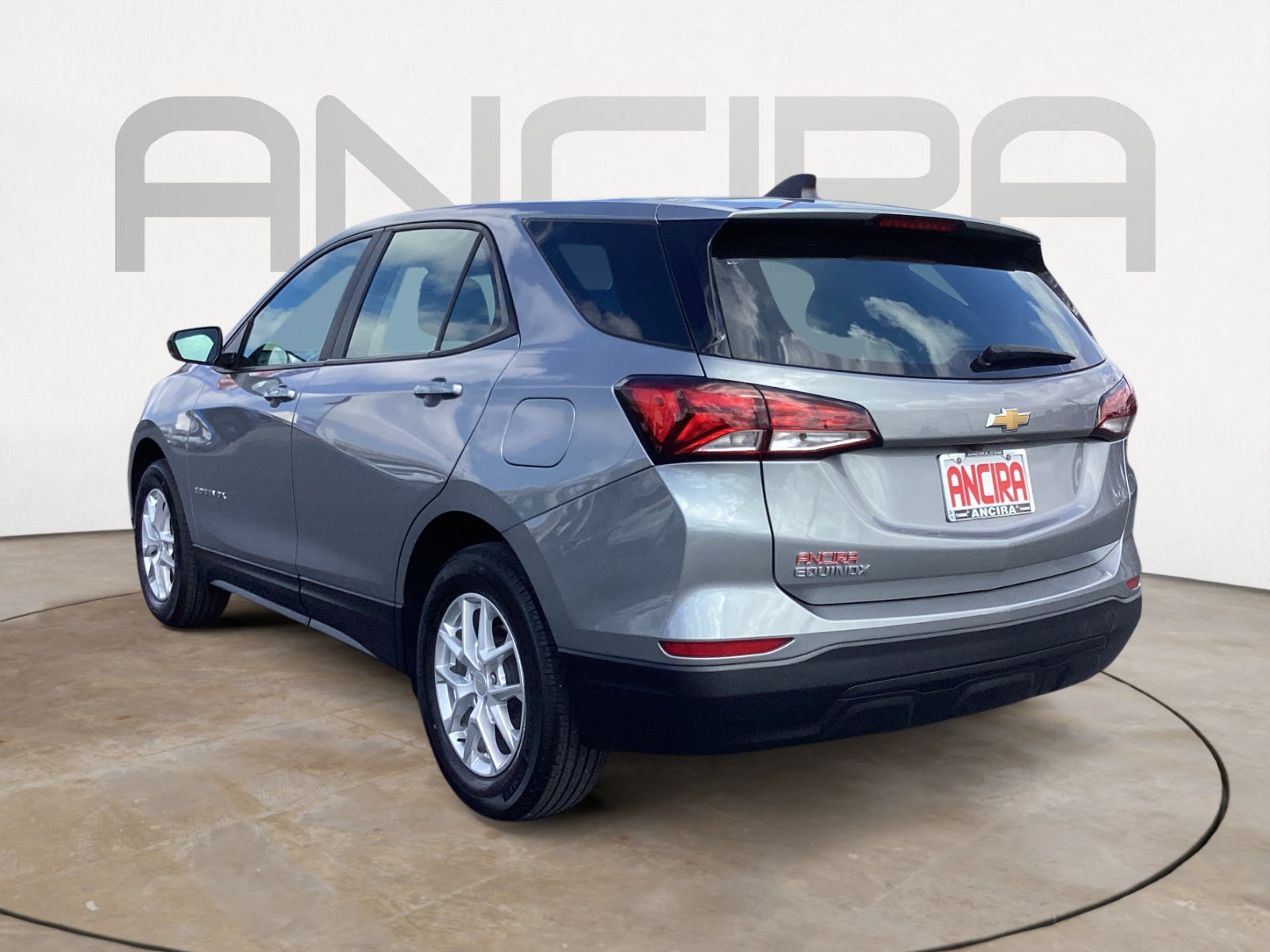 Used 2024 Chevrolet Equinox LS FWD image 12