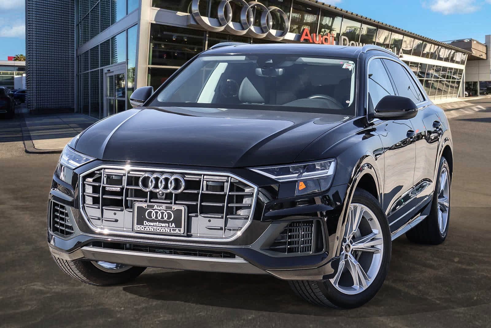 Used 2022 Audi Q8 Premium Plus image 1