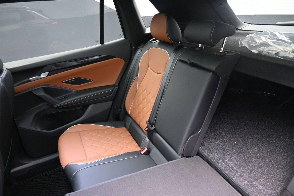 New 2026 Volkswagen Tiguan SEL R-Line AWD/4WD image 22