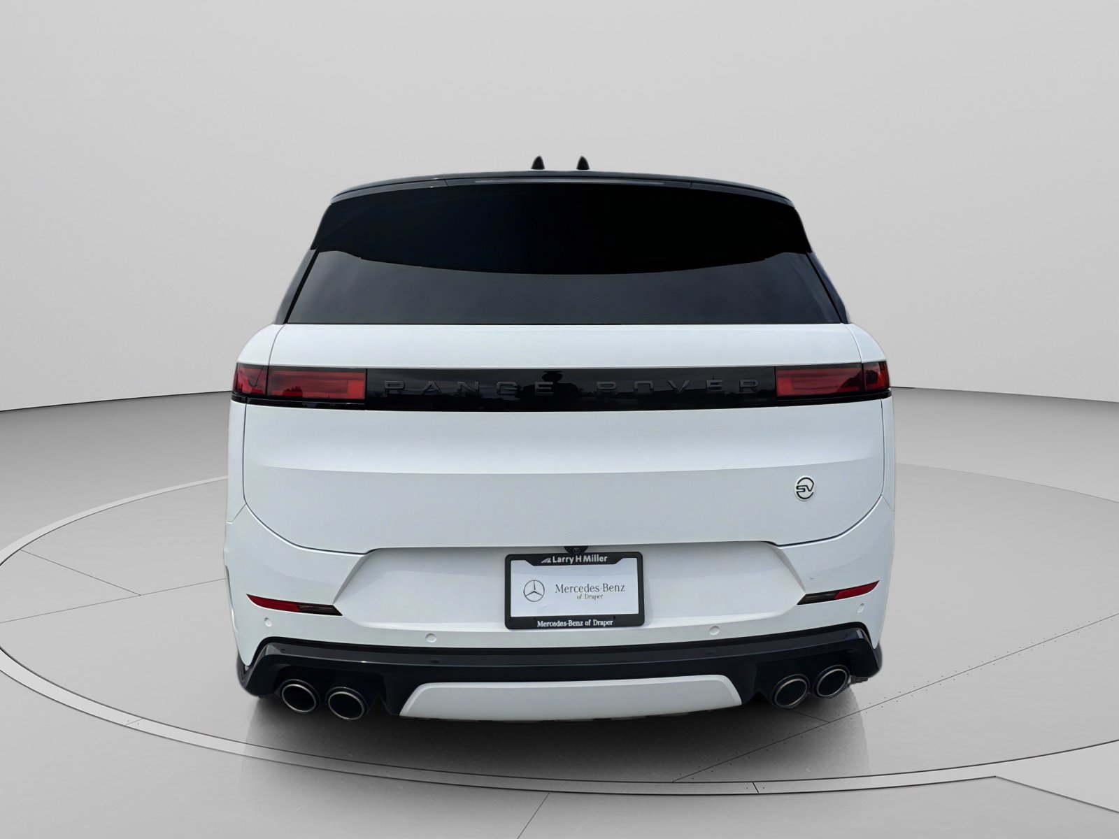 Used 2024 Land Rover Range Rover Sport AWD/4WD image 4