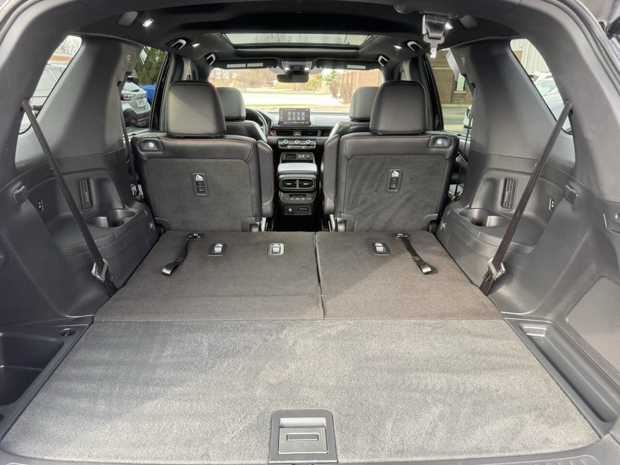 Used 2025 Honda Pilot TrailSport image 24