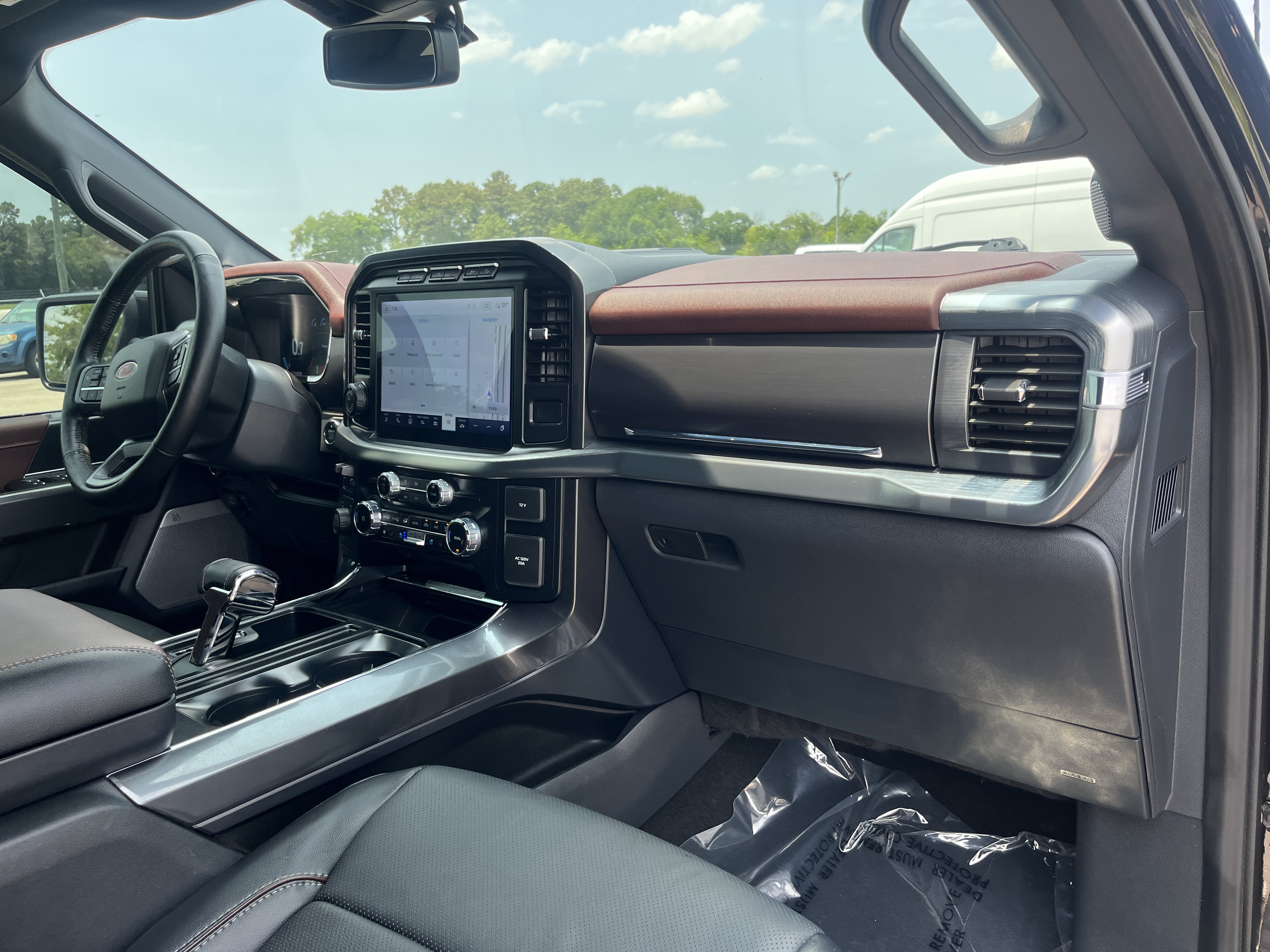 Used 2023 Ford F150 Lariat w/ Max Trailer Tow Package AWD/4WD image 16