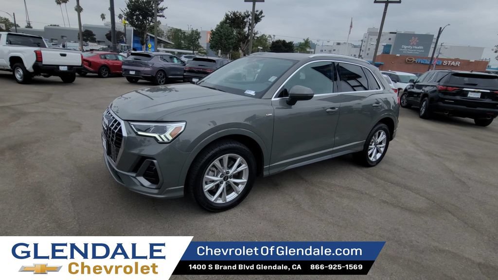 Used 2023 Audi Q3 2.0T Premium AWD/4WD image 4