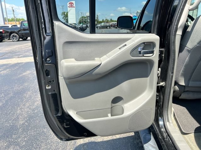 Used 2018 Nissan Frontier SV w/ Value Truck Package RWD image 17