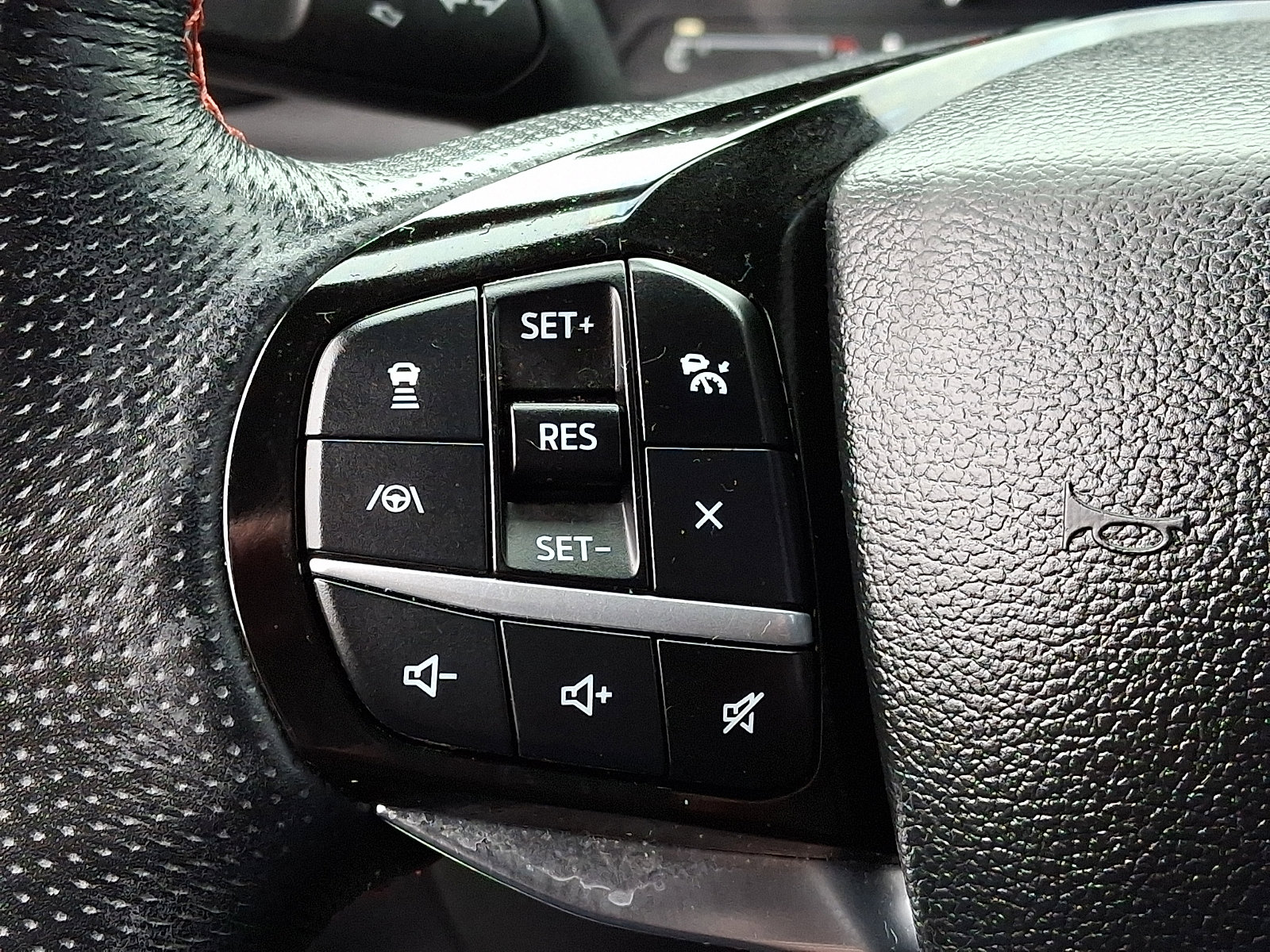 Used 2022 Ford Explorer ST-Line image 23