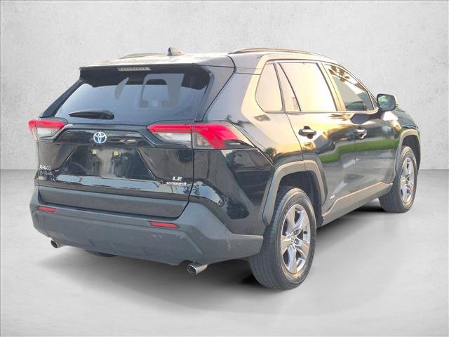 Used 2024 Toyota RAV4 LE AWD/4WD image 5