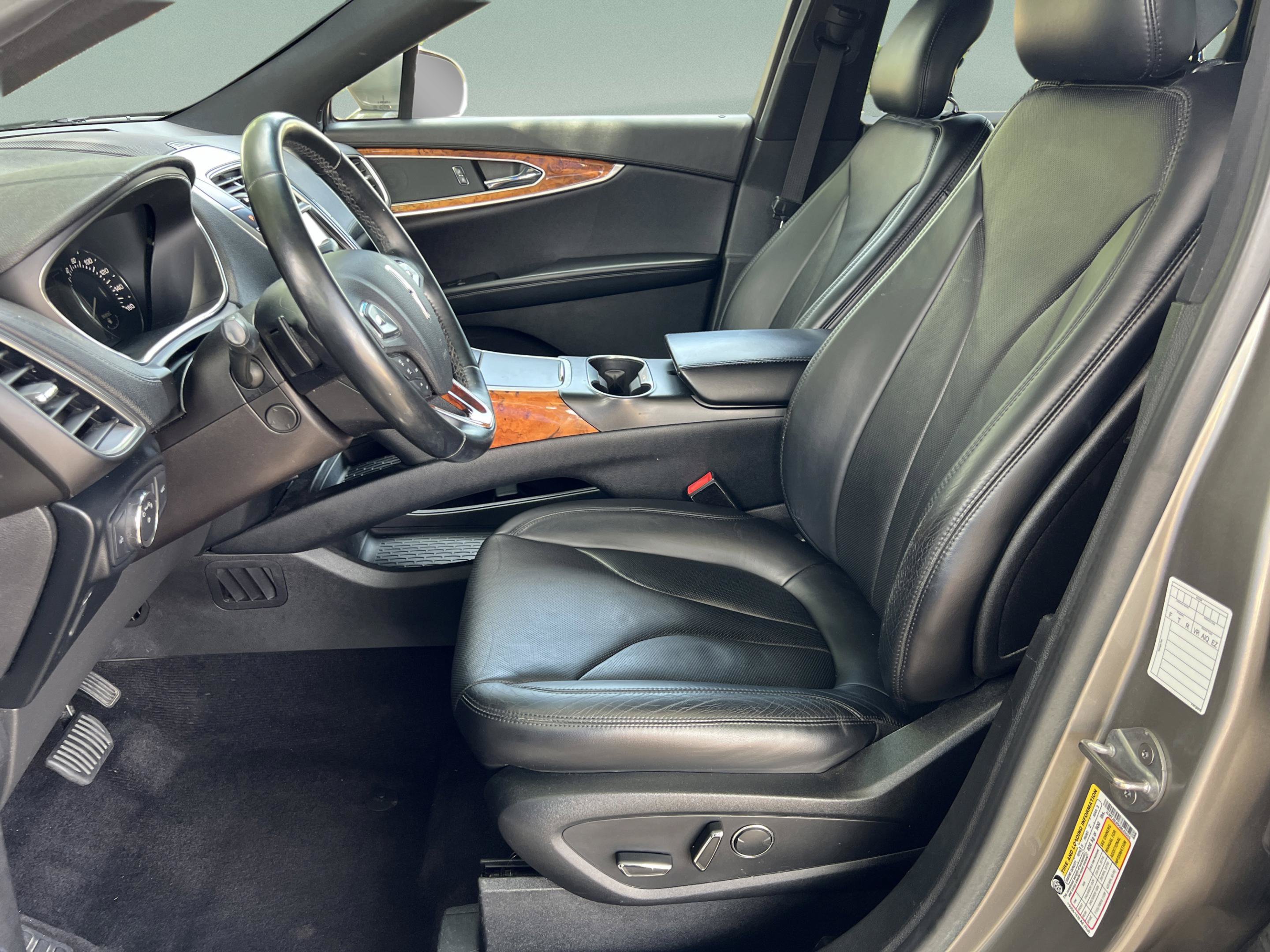 Used 2016 Lincoln MKX Reserve w/ Technology Package AWD/4WD image 20