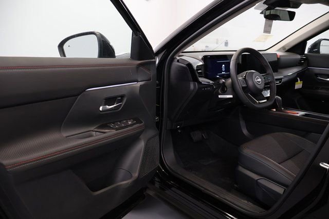 New 2025 Nissan Kicks SR w/ SR Premium Package image 6