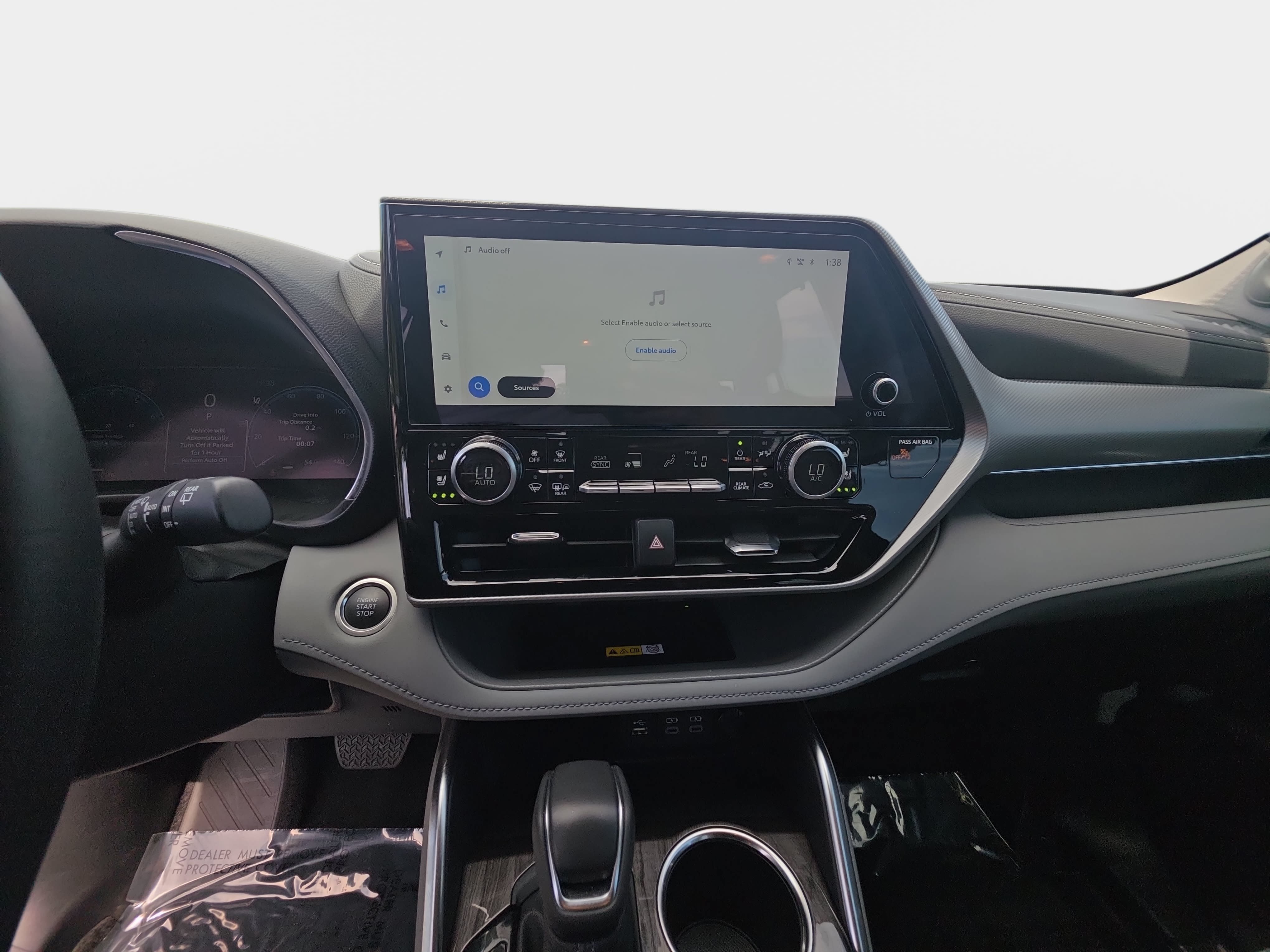 Used 2025 Toyota Highlander Platinum AWD/4WD image 22