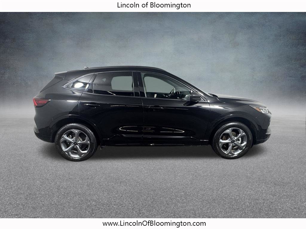 Used 2024 Ford Escape ST-Line w/ Tech Pack #1 AWD/4WD image 8