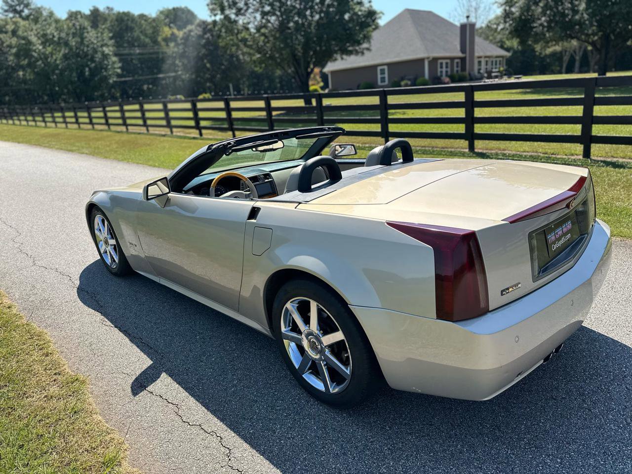 Used 2006 Cadillac XLR image 14