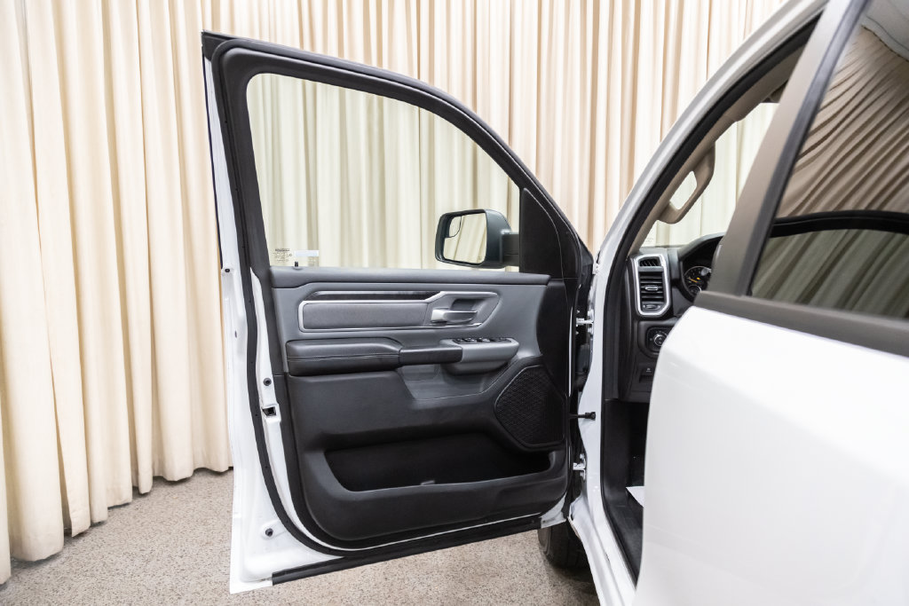 Used 2019 RAM 1500 Big Horn AWD/4WD image 12