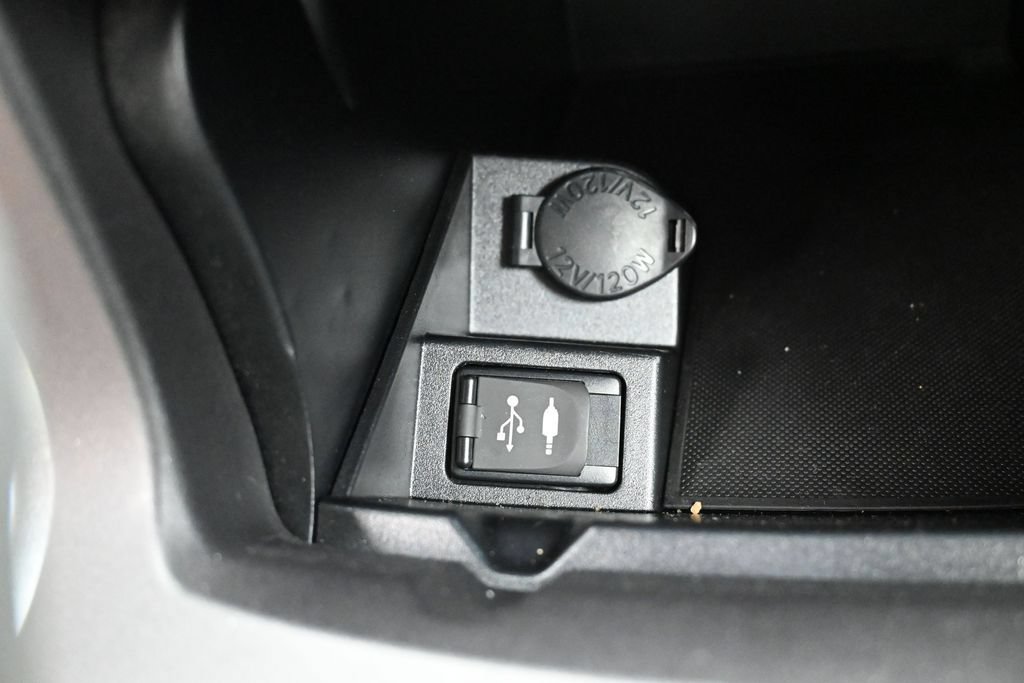 Used 2016 Toyota Camry LE FWD image 23