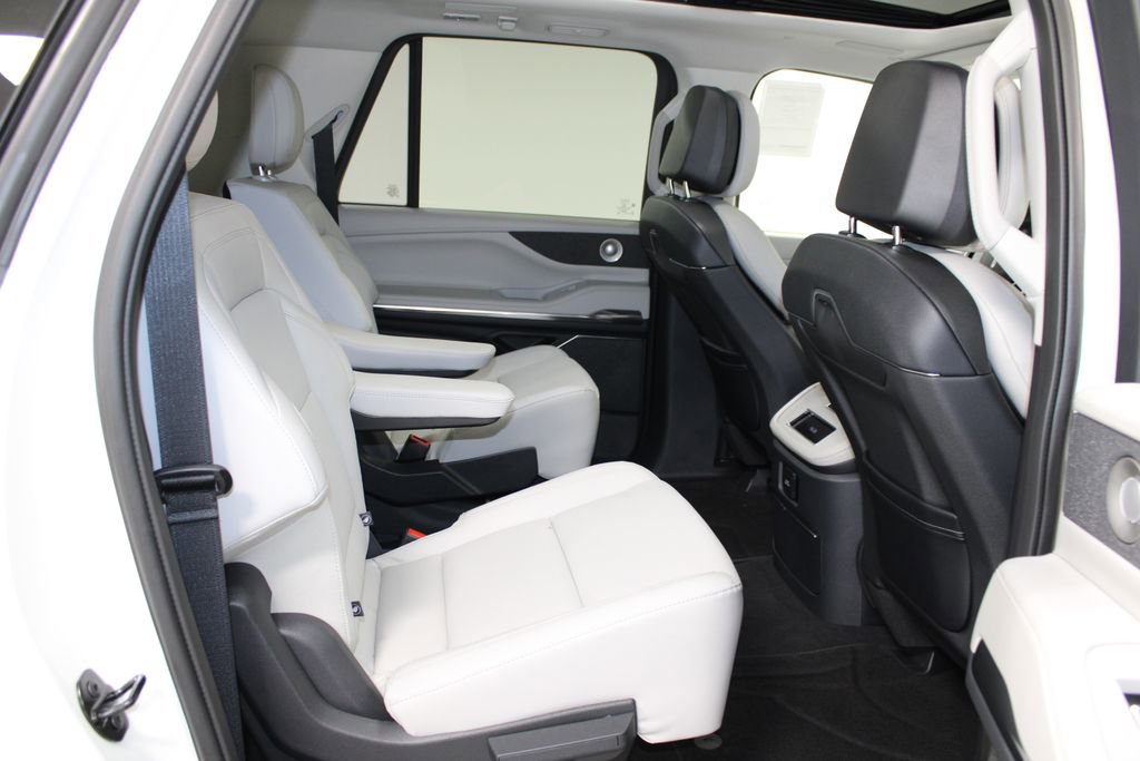 New 2025 Lincoln Navigator L Reserve image 35