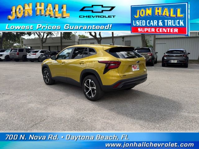 Used 2024 Chevrolet Trax RS w/ Sunroof Package FWD image 8