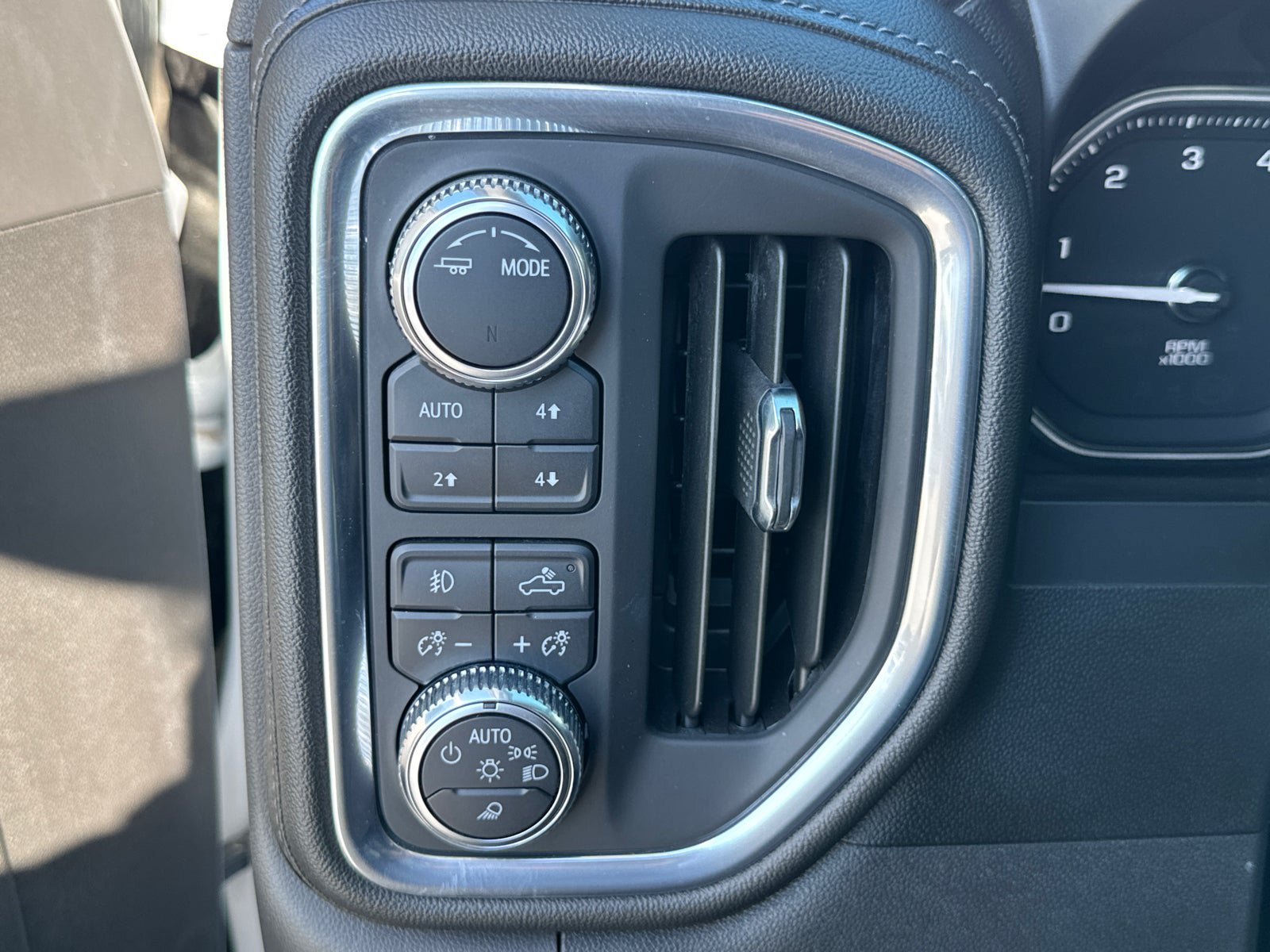 Certified 2021 GMC Sierra 1500 Denali w/ Driver Alert Package II AWD/4WD image 32
