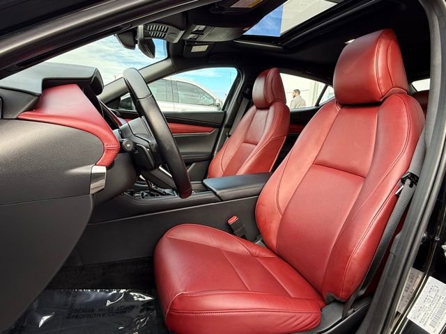Used 2025 MAZDA MAZDA3 Hatchback w/Premium Plus Pkg image 16