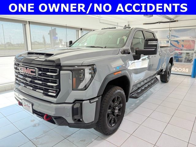 Used 2024 GMC Sierra 2500 AT4 w/ AT4 Preferred Package image 4