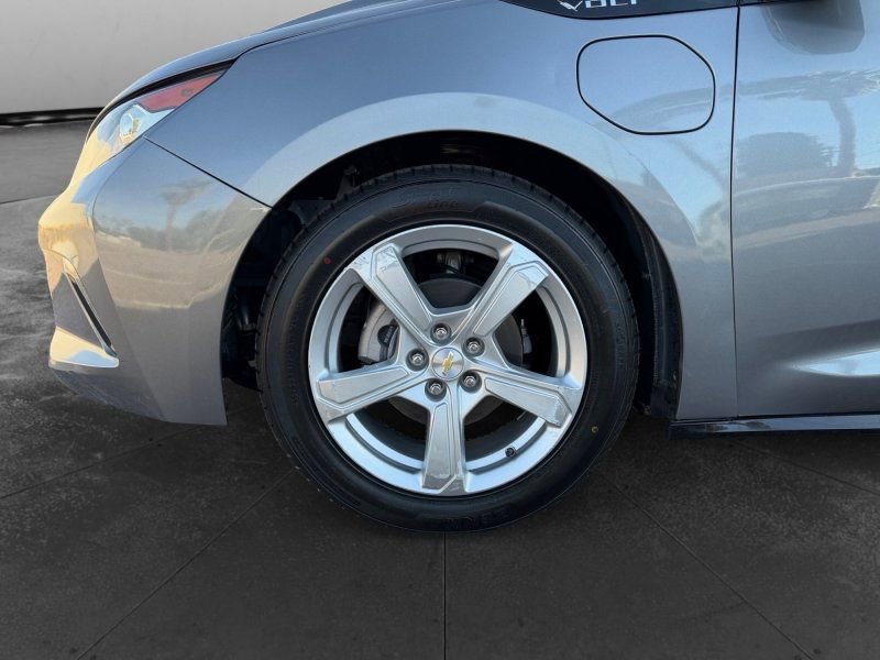 Used 2018 Chevrolet Volt LT image 9