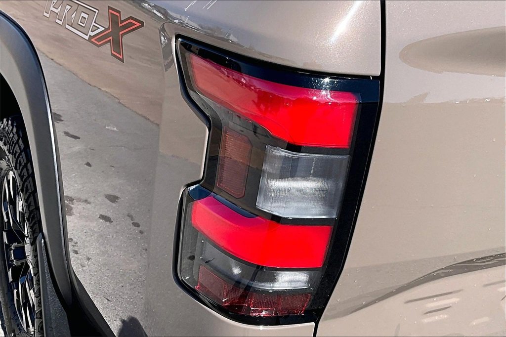 Used 2022 Nissan Frontier Pro-X w/ Technology Package image 29