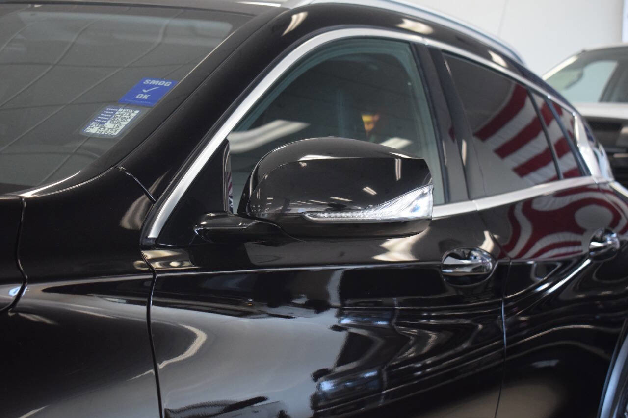 Used 2018 INFINITI QX30 Premium w/ Navigation Package image 9