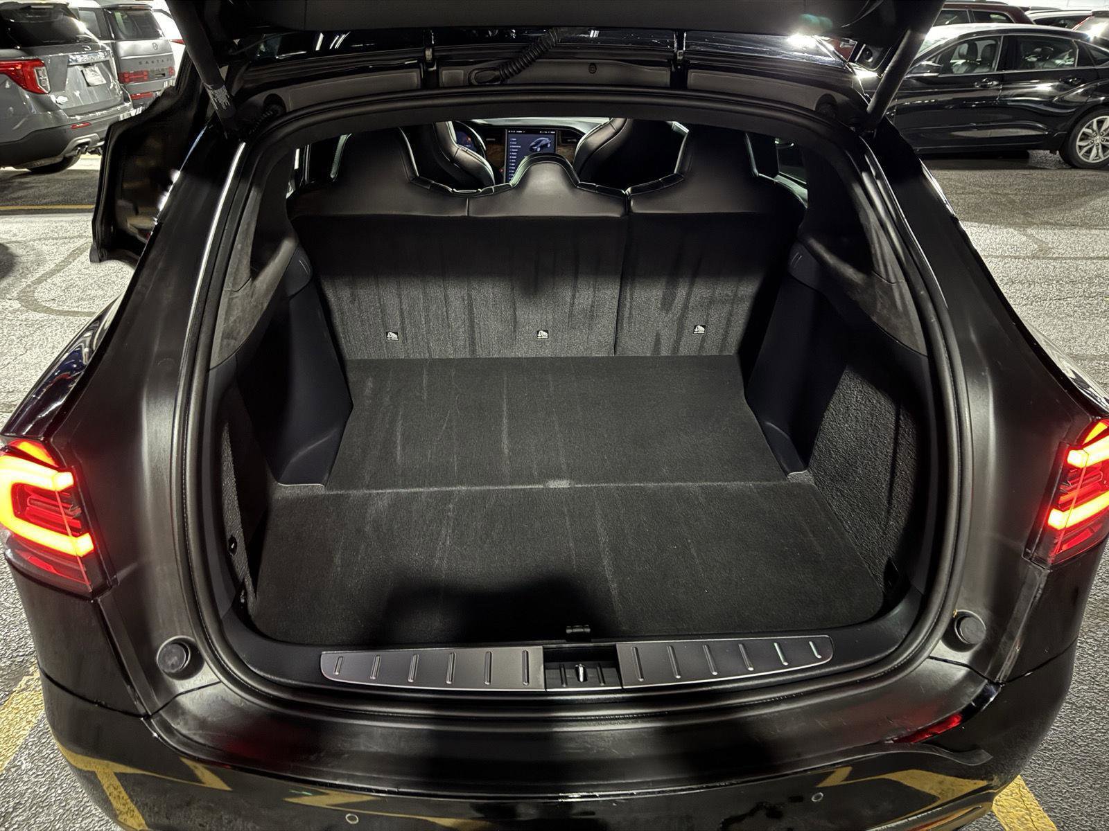 Used 2018 Tesla Model X 75D image 37