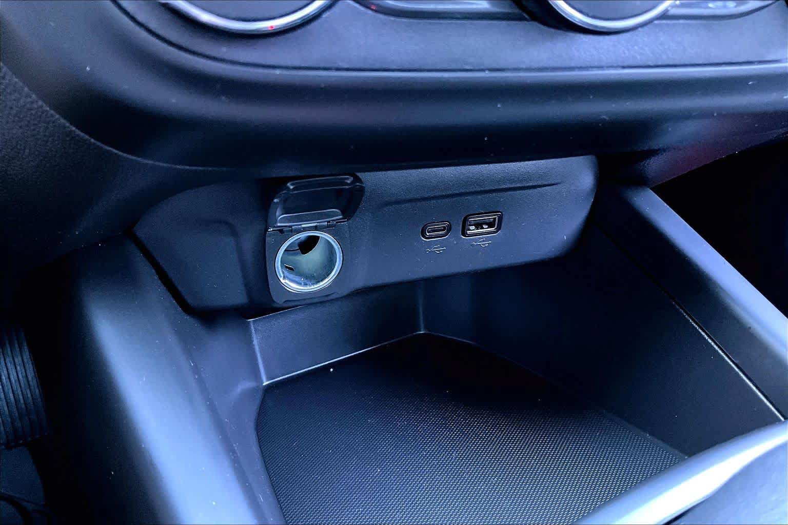 Used 2025 Chevrolet Trax LS FWD image 35