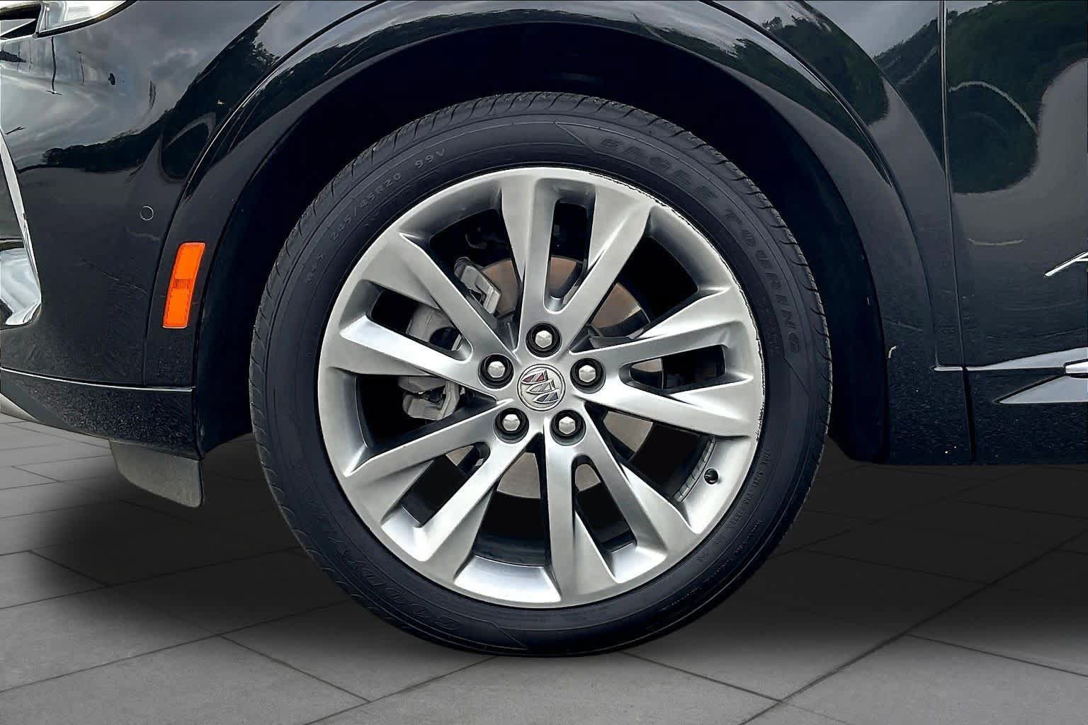 Used 2022 Buick Envision Avenir w/ Technology Package II FWD image 21