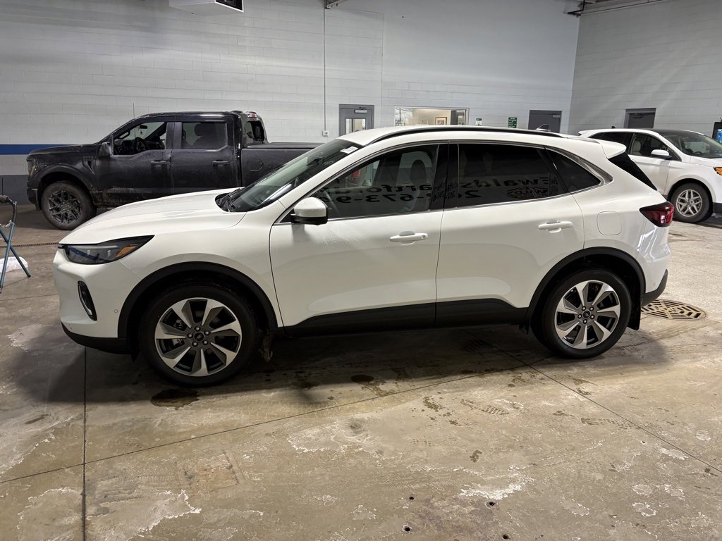 Used 2023 Ford Escape Platinum w/ Premium Technology Package image 7