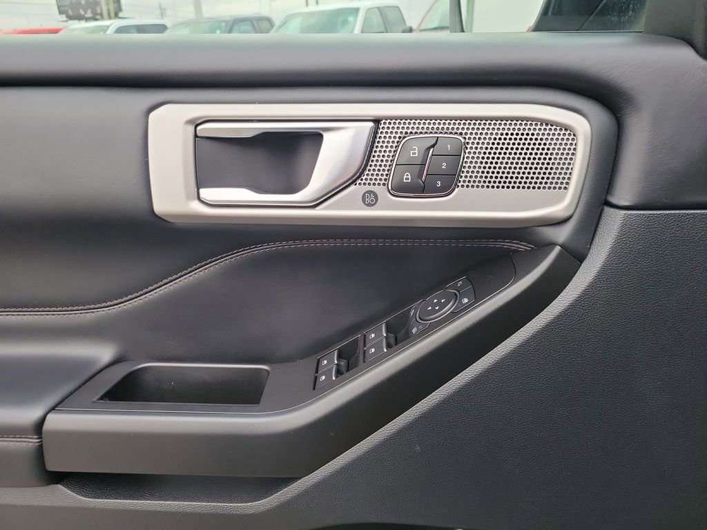 Certified 2020 Ford Explorer Platinum image 18