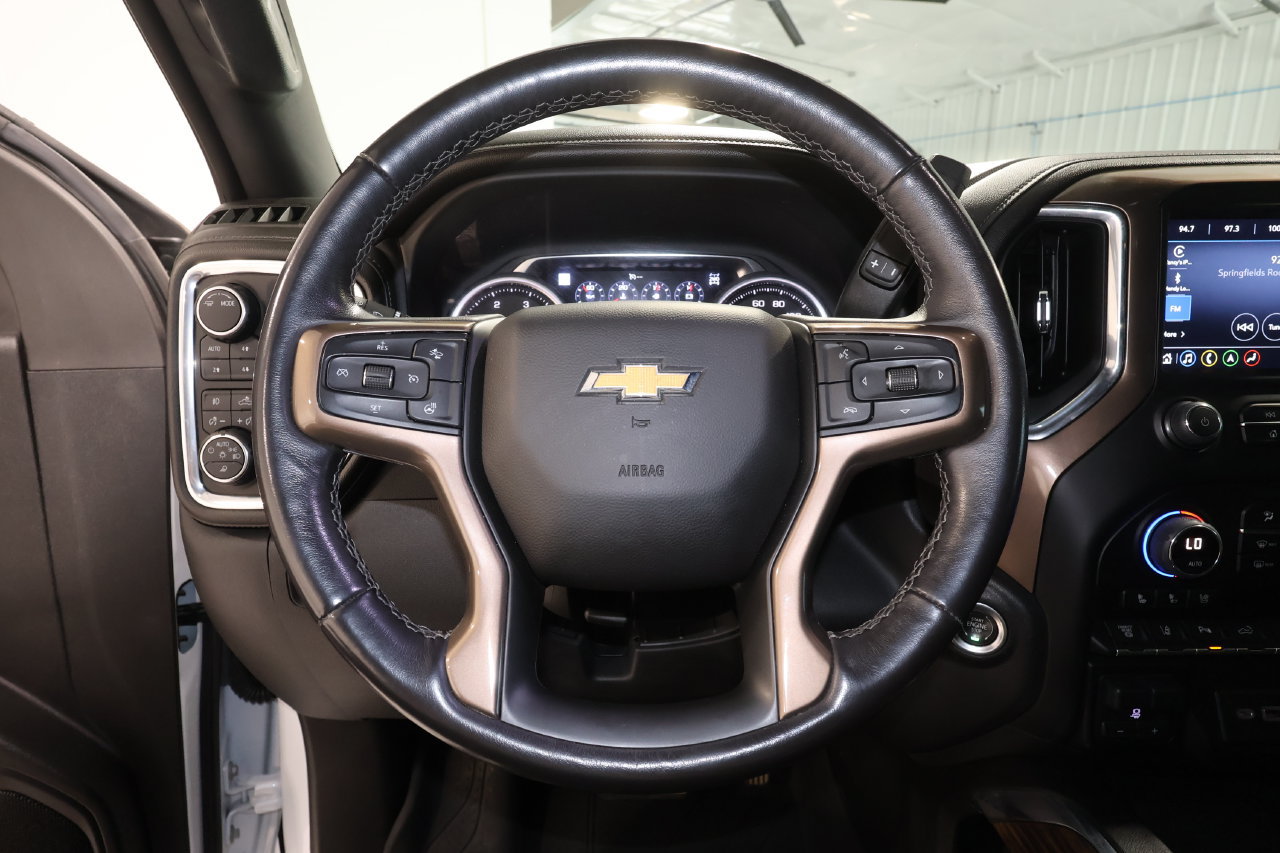 Certified 2022 Chevrolet Silverado 3500 High Country AWD/4WD image 10