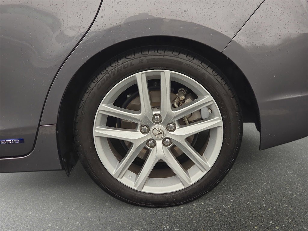 Used 2015 Lexus CT 200h image 32