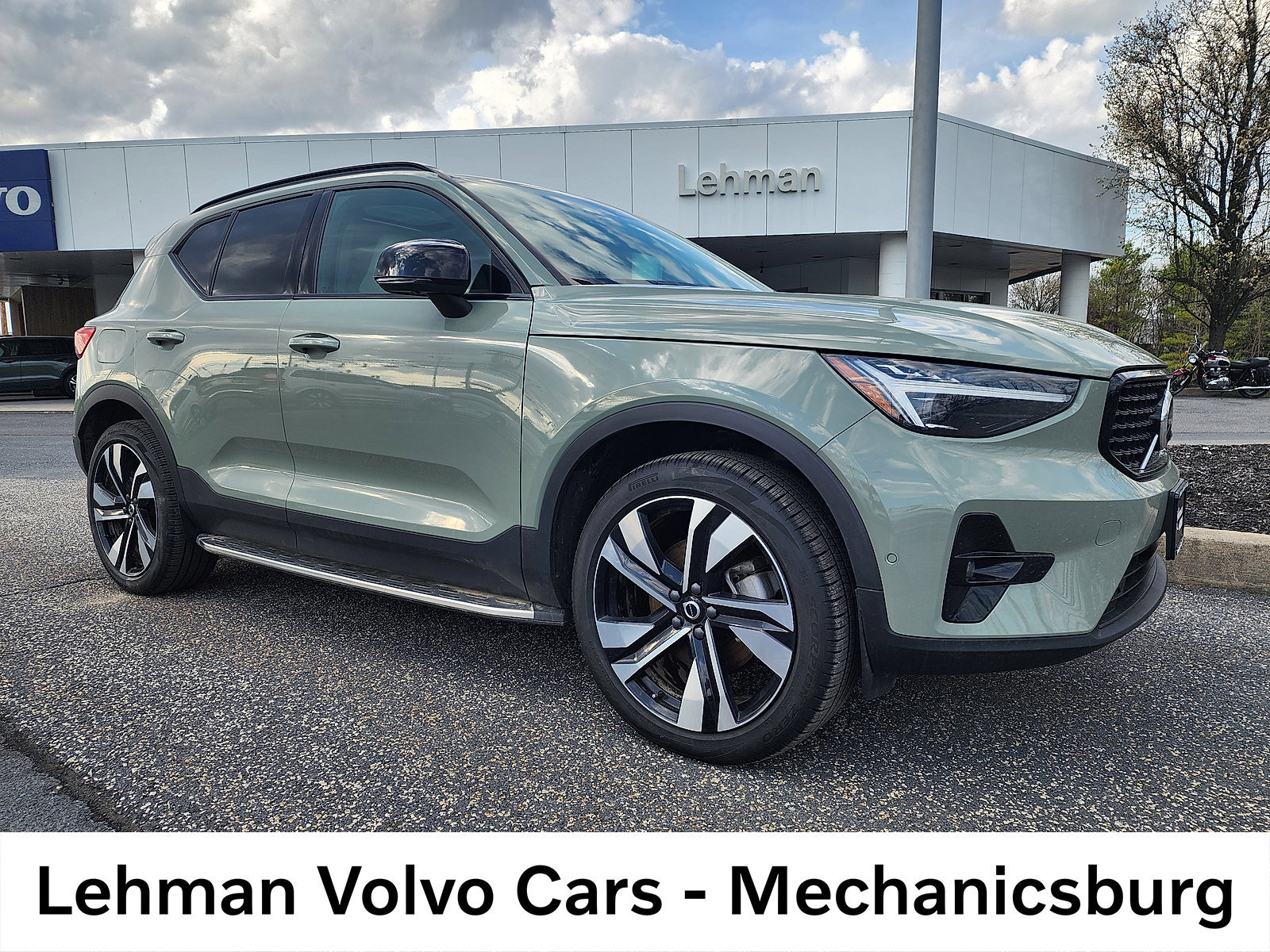 Certified 2024 Volvo XC40 B5 Plus w/ Protection Package Premier
