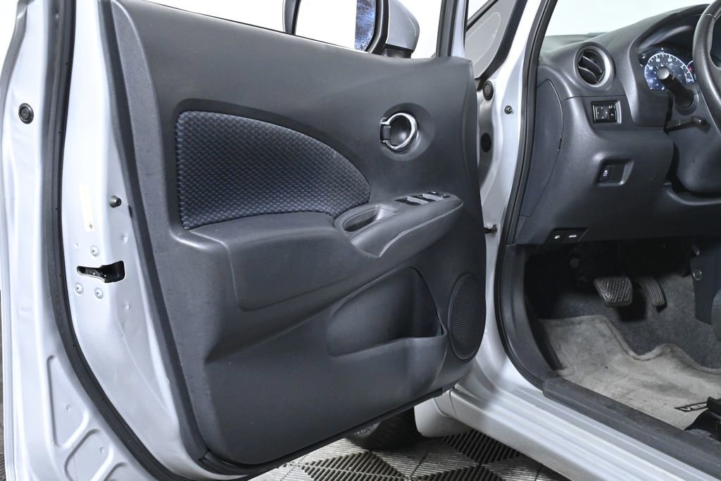 Used 2015 Nissan Versa Note SV image 26