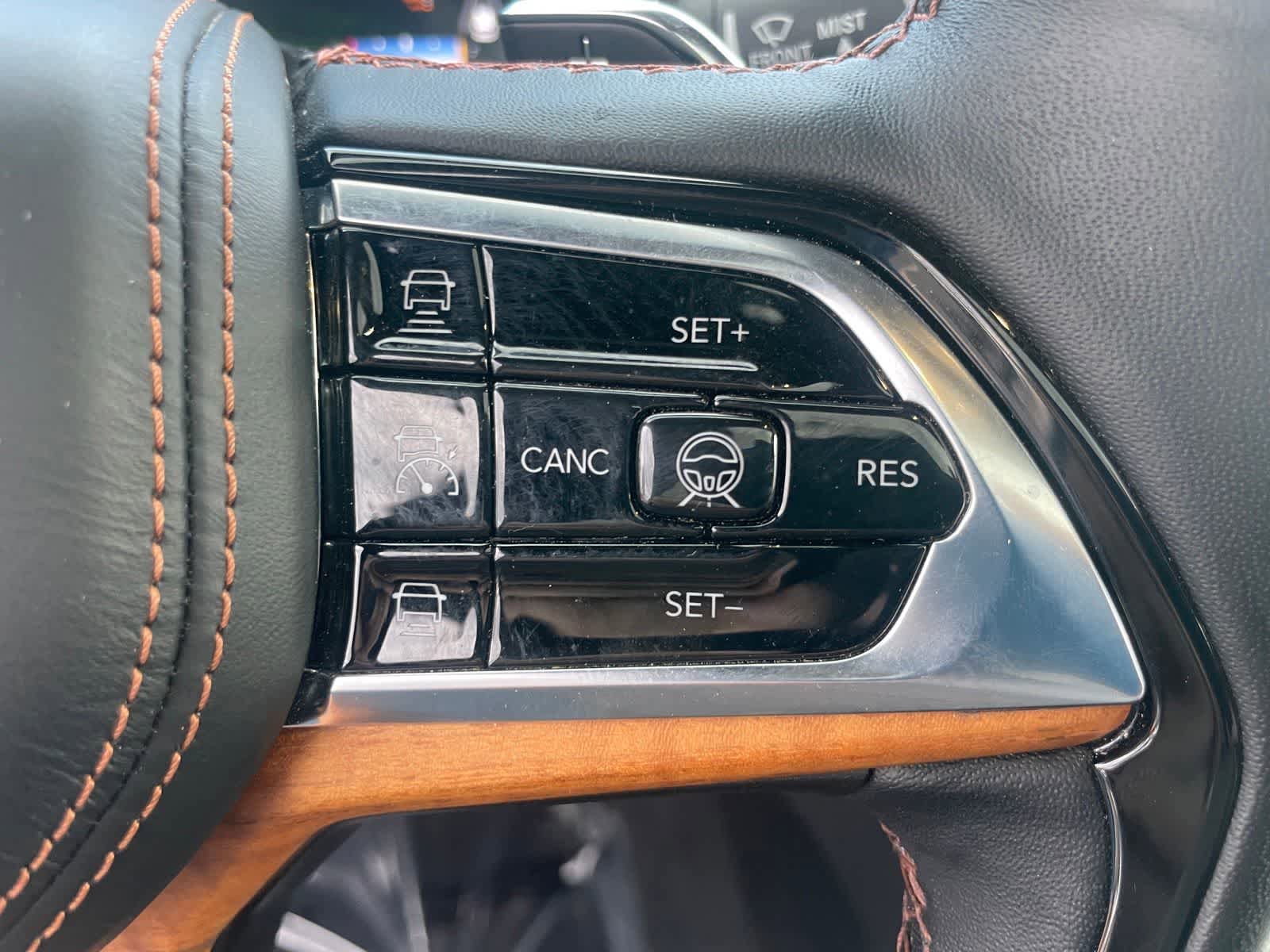 Used 2022 Jeep Grand Cherokee Summit AWD/4WD image 14