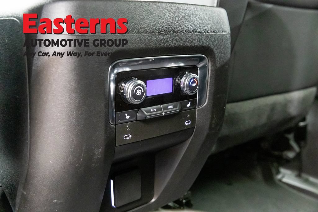 Used 2025 GMC Yukon XL Denali AWD/4WD image 25