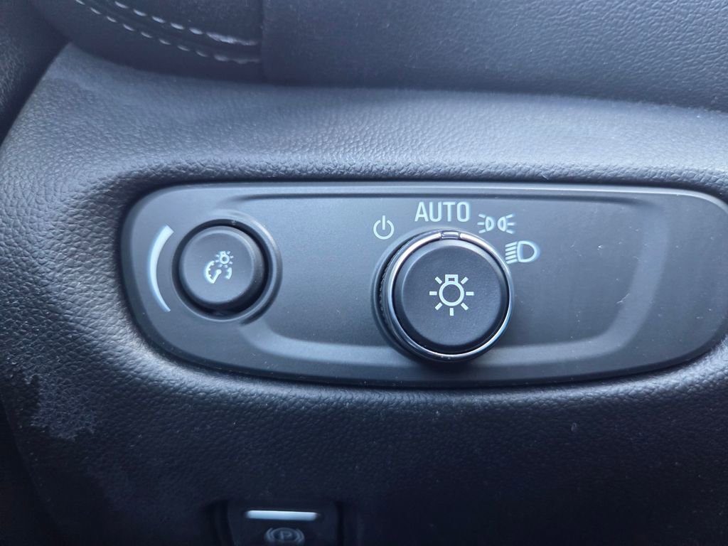 Used 2023 Chevrolet Blazer LT w/ Convenience Package image 36