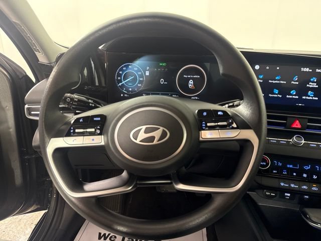 Used 2024 Hyundai Elantra SEL FWD image 19