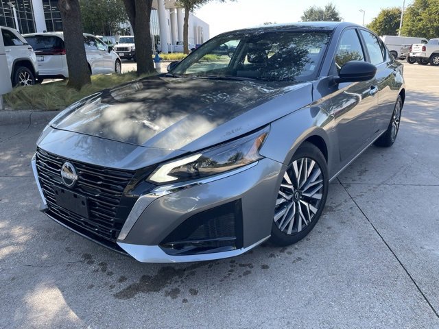 Used 2025 Nissan Altima 2.5 SV