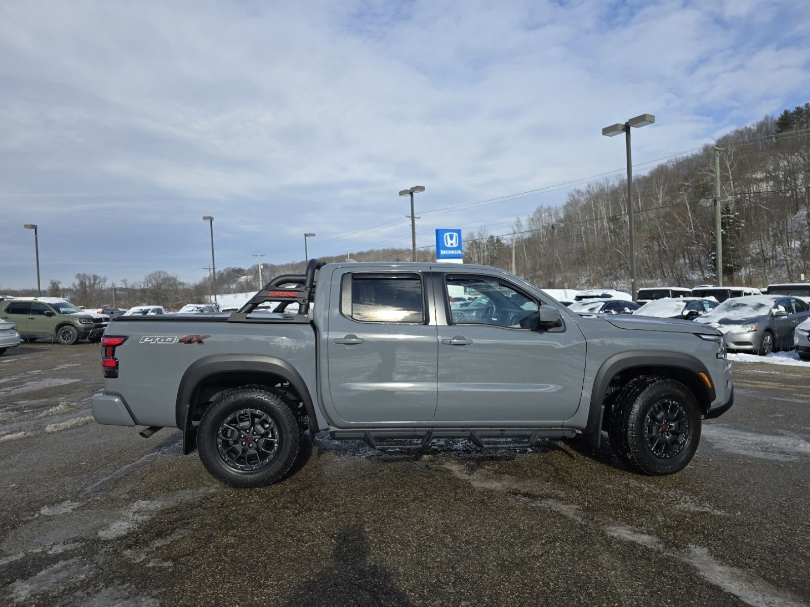 Used 2023 Nissan Frontier PRO-4X w/ Pro-4X Premium Package image 17