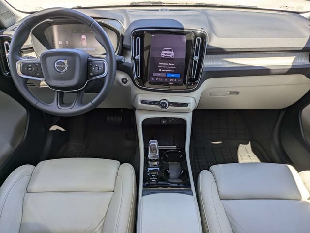 Certified 2023 Volvo XC40 B5 Plus w/ Protection Package Premier AWD/4WD image 19