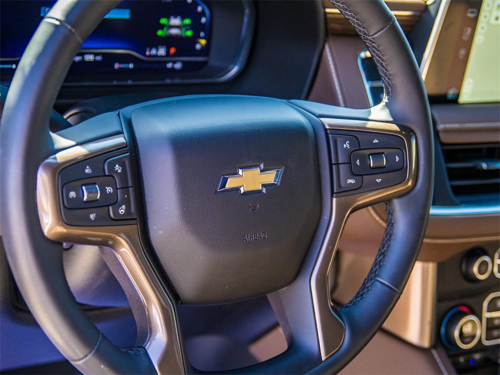 Used 2024 Chevrolet Suburban High Country image 35