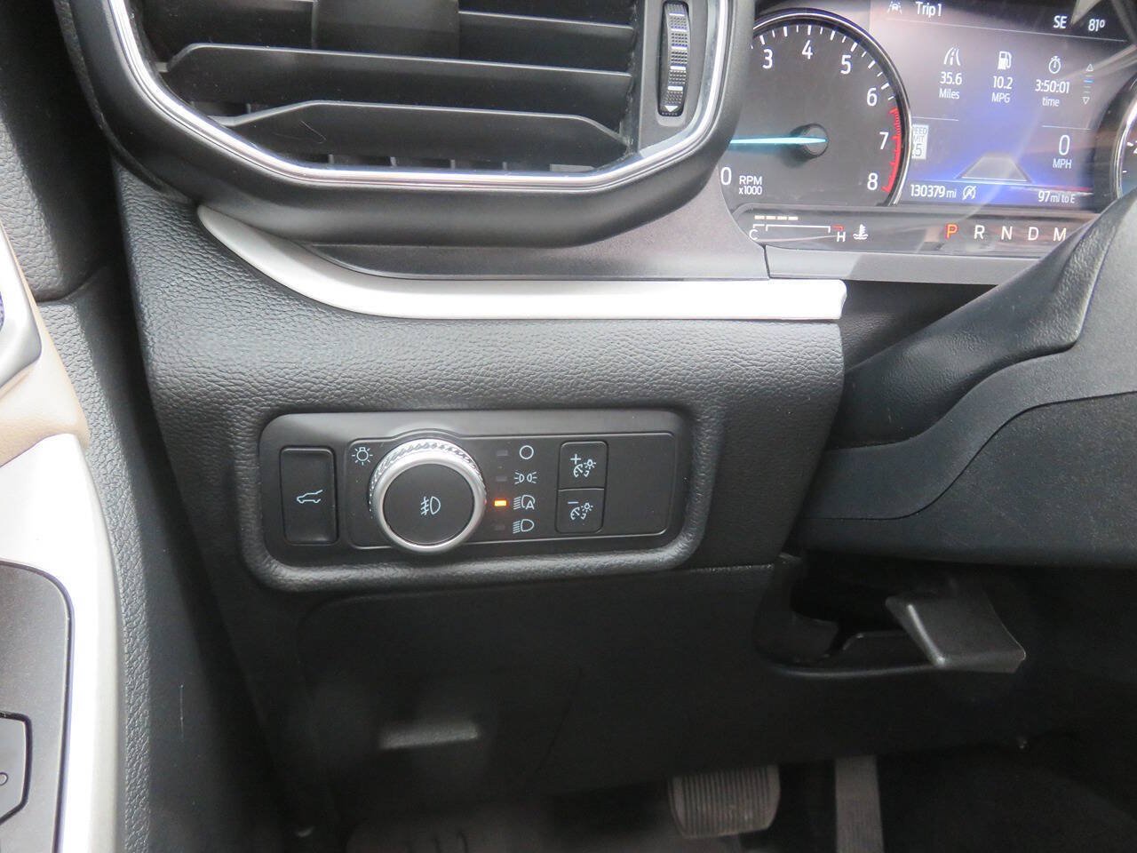 Used 2020 Ford Explorer XLT w/ Equipment Group 202A AWD/4WD image 14
