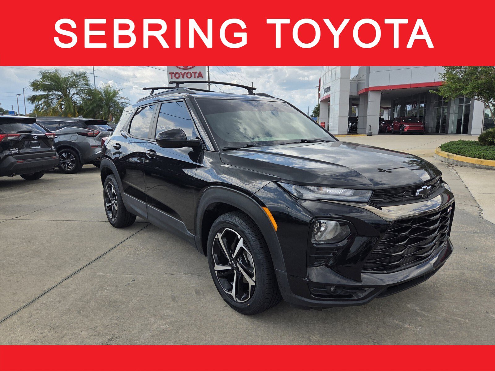 Used 2022 Chevrolet TrailBlazer RS FWD image 1