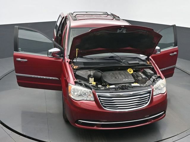 Used 2014 Chrysler Town & Country Touring-L w/ Driver Convenience Group image 62