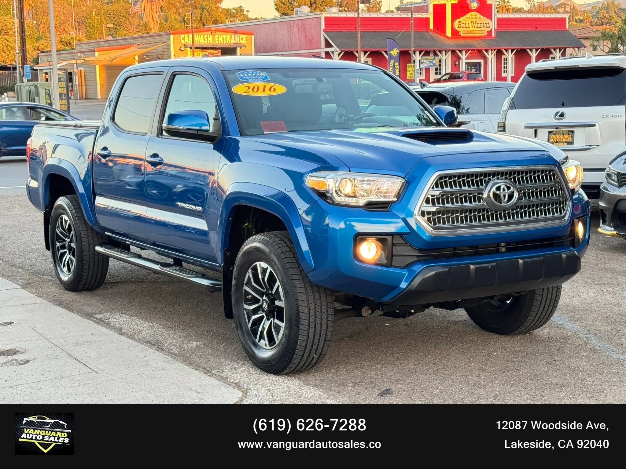 Used 2016 Toyota Tacoma TRD Sport RWD image 1