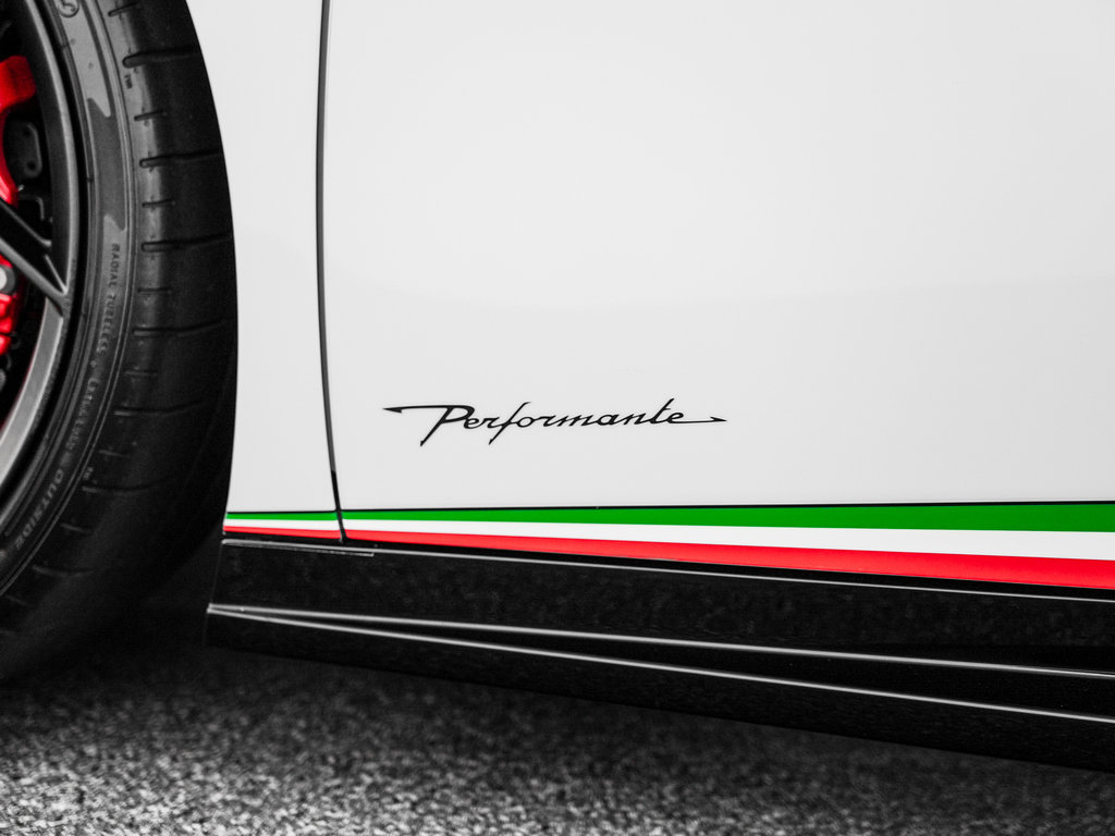 Used 2018 Lamborghini Huracan Performante AWD/4WD image 42