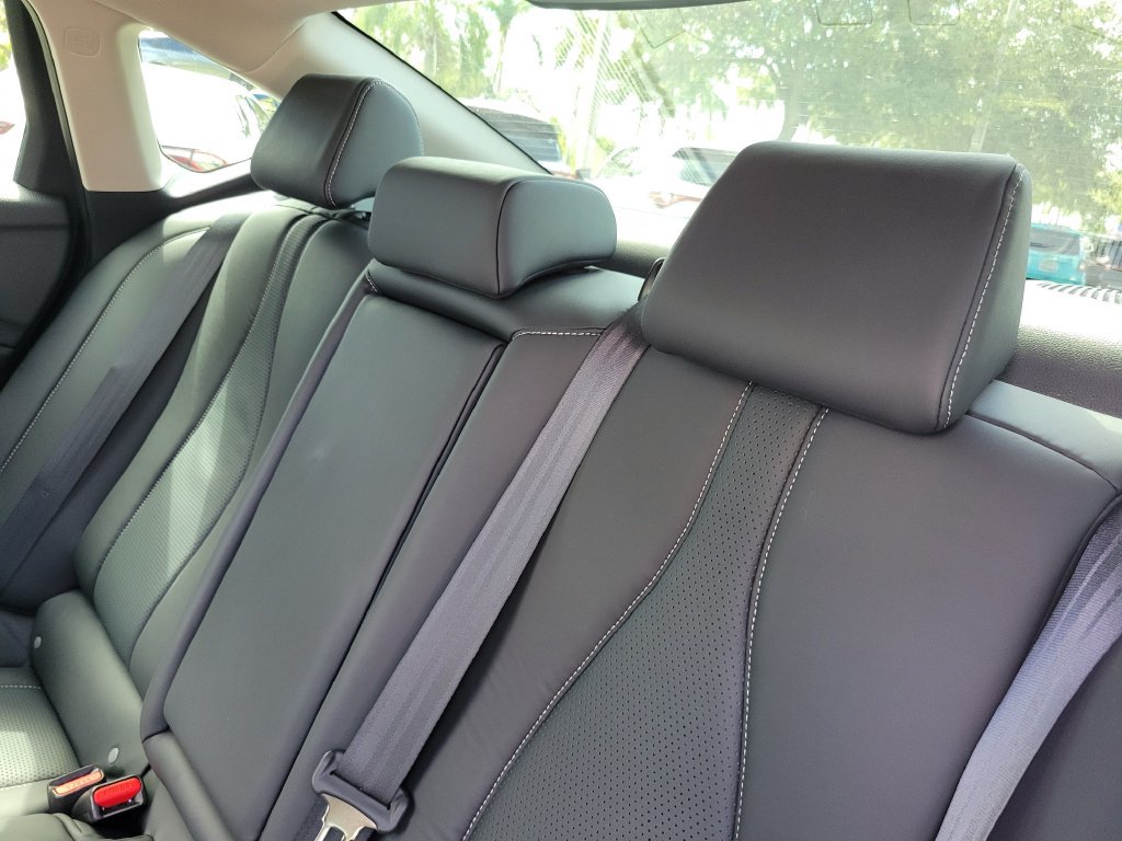 Used 2025 Acura TLX w/ Technology Package FWD image 12