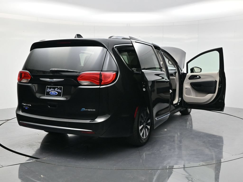 Used 2020 Chrysler Pacifica Limited FWD image 55